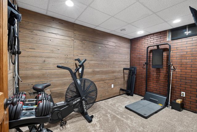 137 Vera Drive, Waterloo, IA 50701