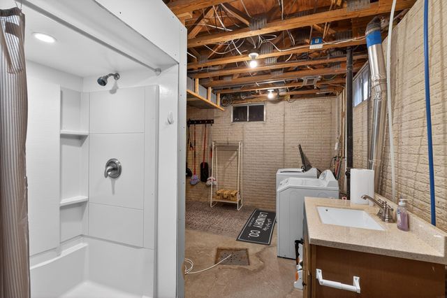 137 Vera Drive, Waterloo, IA 50701