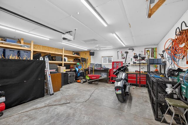 137 Vera Drive, Waterloo, IA 50701