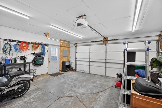 137 Vera Drive, Waterloo, IA 50701