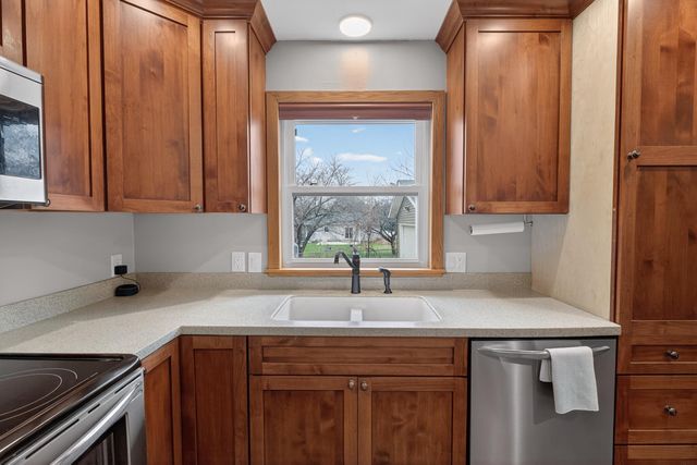 137 Vera Drive, Waterloo, IA 50701