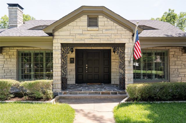 406 E Main Street, Whitesboro, TX 76273
