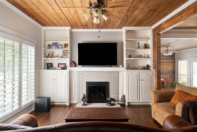 406 E Main Street, Whitesboro, TX 76273