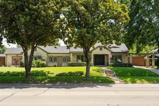 406 E Main Street, Whitesboro, TX 76273