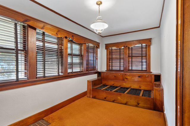 1017 Forest Avenue, Waterloo, IA 50702