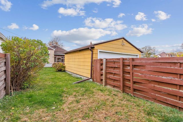 1017 Forest Avenue, Waterloo, IA 50702