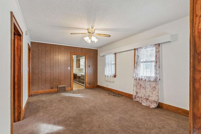 1017 Forest Avenue, Waterloo, IA 50702