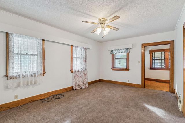 1017 Forest Avenue, Waterloo, IA 50702