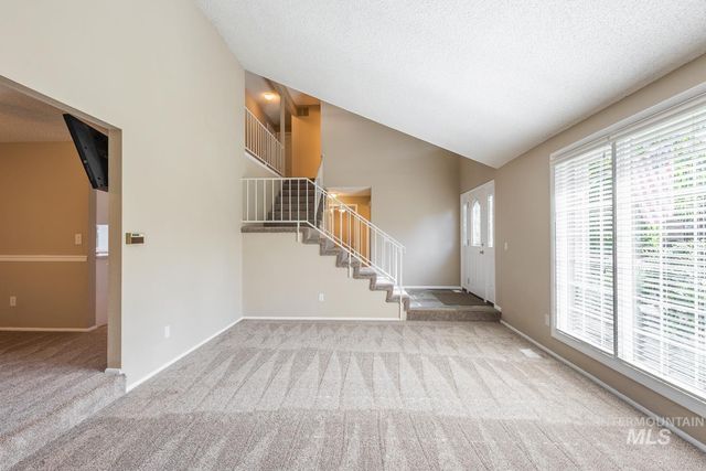 5267 N Marcliffe Ave, Boise, ID 83704
