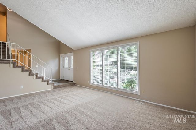 5267 N Marcliffe Ave, Boise, ID 83704