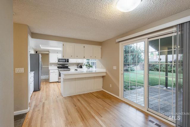 5267 N Marcliffe Ave, Boise, ID 83704