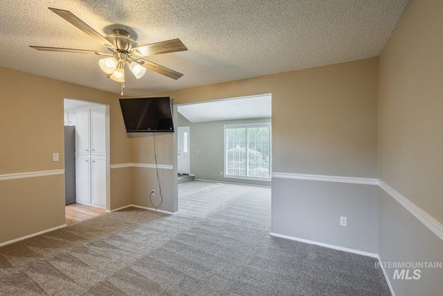 5267 N Marcliffe Ave, Boise, ID 83704