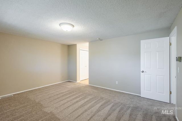 5267 N Marcliffe Ave, Boise, ID 83704
