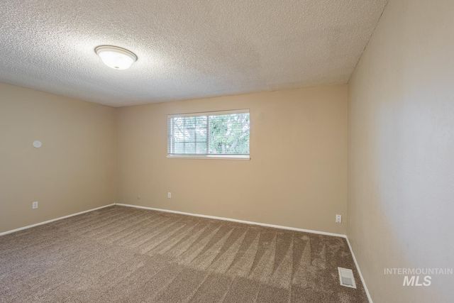 5267 N Marcliffe Ave, Boise, ID 83704