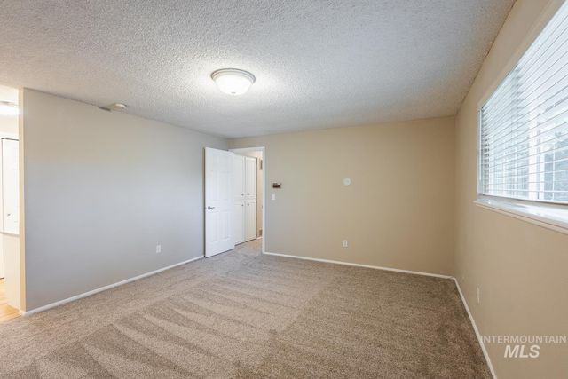 5267 N Marcliffe Ave, Boise, ID 83704