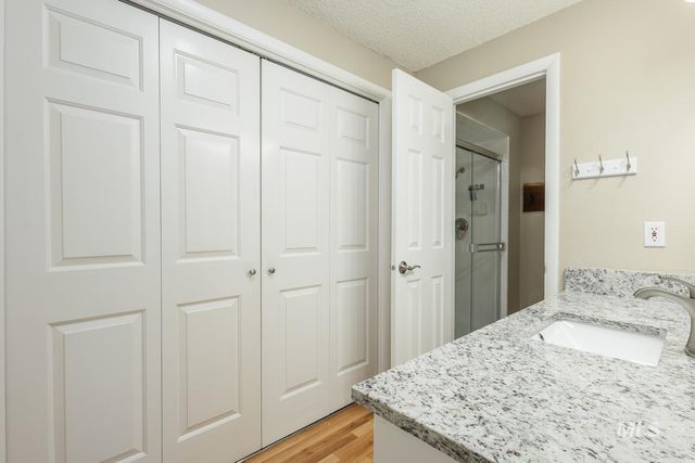 5267 N Marcliffe Ave, Boise, ID 83704