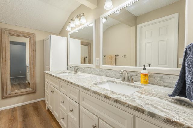 5267 N Marcliffe Ave, Boise, ID 83704