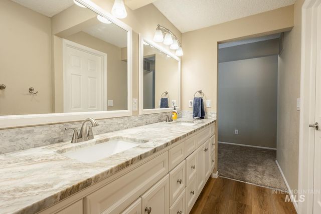 5267 N Marcliffe Ave, Boise, ID 83704