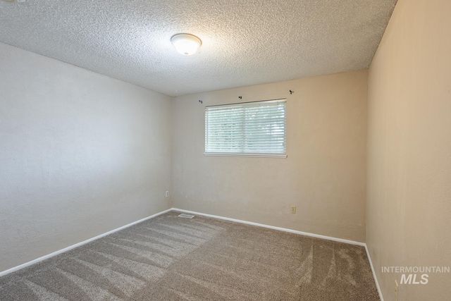 5267 N Marcliffe Ave, Boise, ID 83704