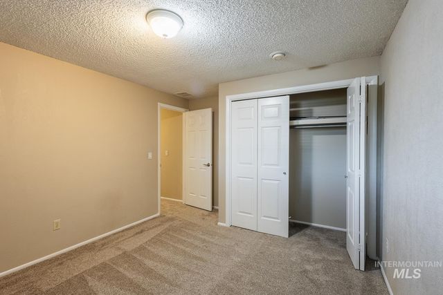 5267 N Marcliffe Ave, Boise, ID 83704
