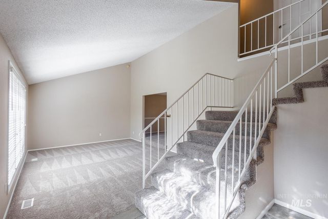 5267 N Marcliffe Ave, Boise, ID 83704