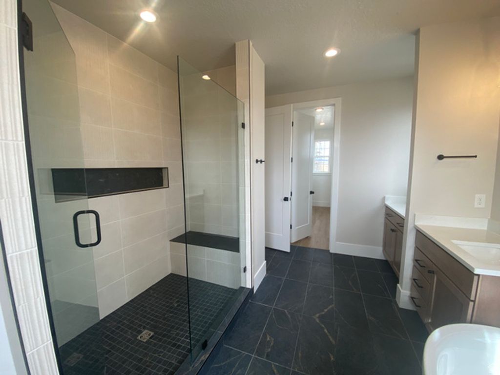 Image 15 of property listing at 7148 W LAKE AVE, South Jordan, UT 84009