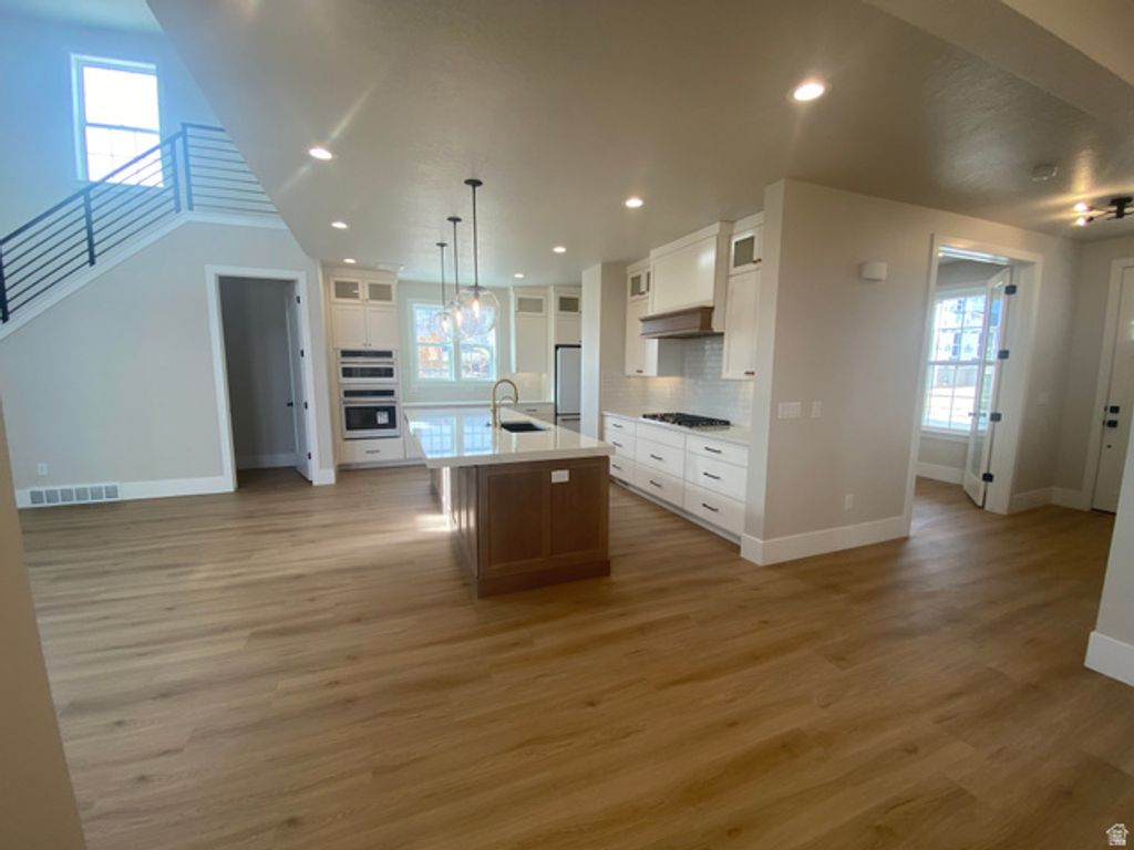 Image 3 of property listing at 7148 W LAKE AVE, South Jordan, UT 84009