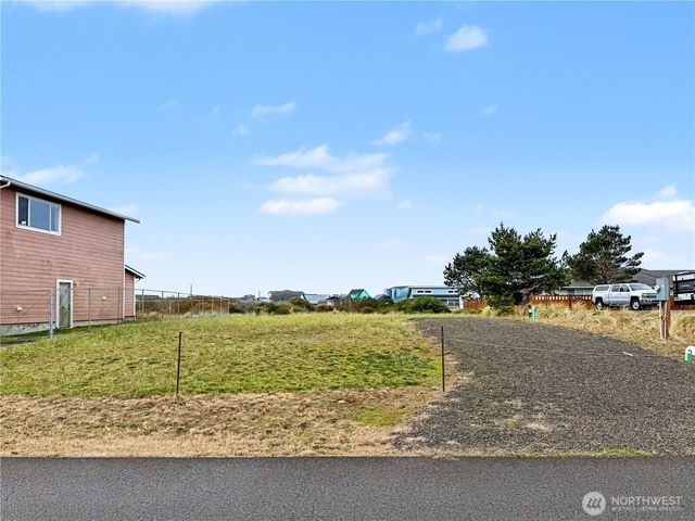 1275 Channel Avenue SW, Ocean Shores, WA 98569