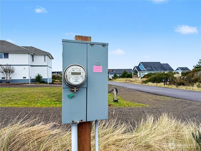 1275 Channel Avenue SW, Ocean Shores, WA 98569