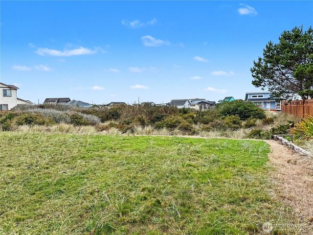 1275 Channel Avenue SW, Ocean Shores, WA 98569