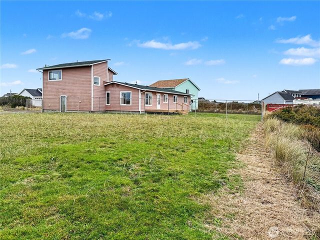 1275 Channel Avenue SW, Ocean Shores, WA 98569