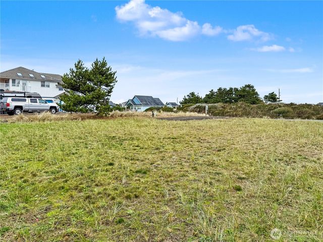 1275 Channel Avenue SW, Ocean Shores, WA 98569