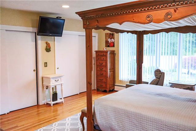 42 Elmdale Avenue, Johnston, RI 02919