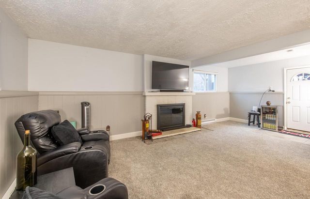 W275S8960 Hidden Lakes DRIVE, Mukwonago, WI 53149
