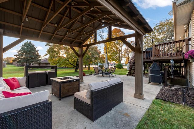 W275S8960 Hidden Lakes DRIVE, Mukwonago, WI 53149