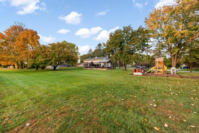 W275S8960 Hidden Lakes DRIVE, Mukwonago, WI 53149