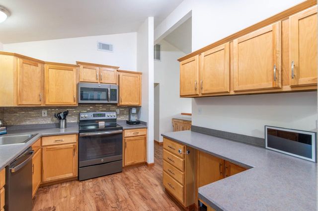 W275S8960 Hidden Lakes DRIVE, Mukwonago, WI 53149
