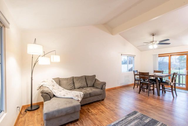 W275S8960 Hidden Lakes DRIVE, Mukwonago, WI 53149