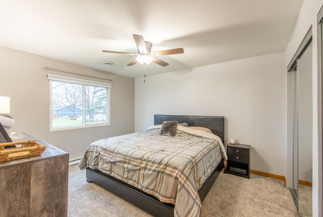 W275S8960 Hidden Lakes DRIVE, Mukwonago, WI 53149