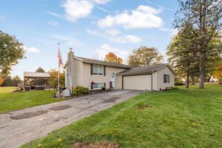 W275S8960 Hidden Lakes DRIVE, Mukwonago, WI 53149