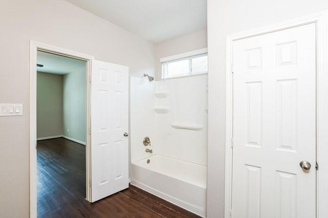 2726 Mesquite Ridge Drive, Houston, TX 77073
