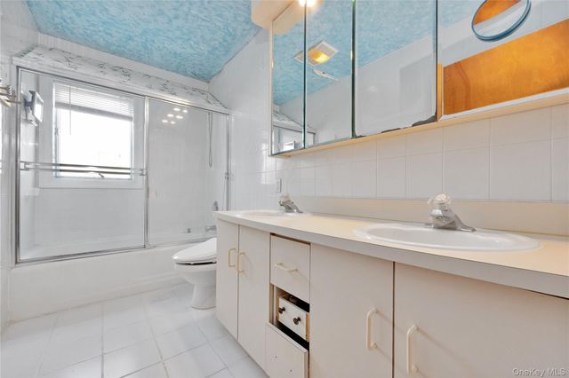 708 Park Lane, Cedarhurst, NY 11516