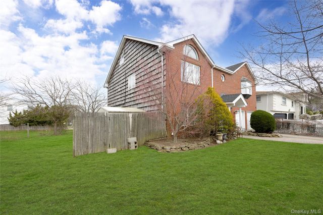 708 Park Lane, Cedarhurst, NY 11516