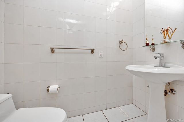 708 Park Lane, Cedarhurst, NY 11516