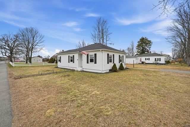 676 Chapin St, Ludlow, MA 01056