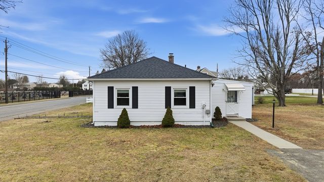 676 Chapin St, Ludlow, MA 01056