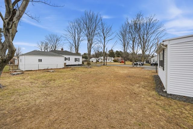 676 Chapin St, Ludlow, MA 01056