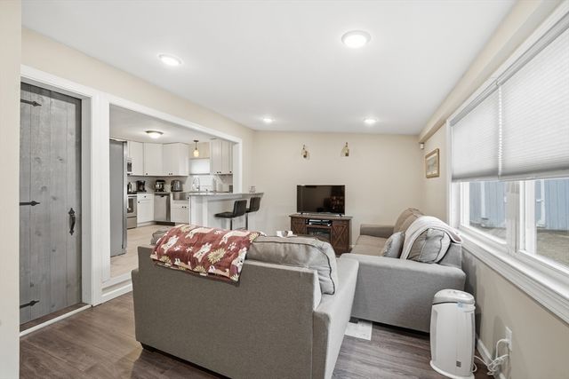 676 Chapin St, Ludlow, MA 01056