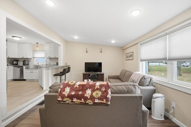 676 Chapin St, Ludlow, MA 01056