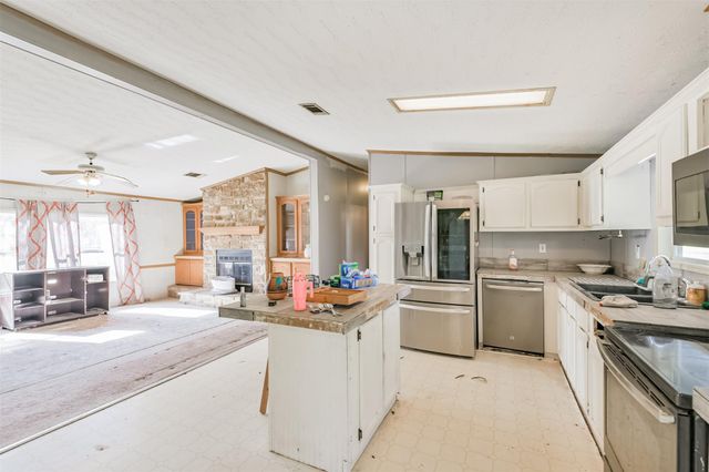 18 County Road 2236, Cleveland, TX 77327